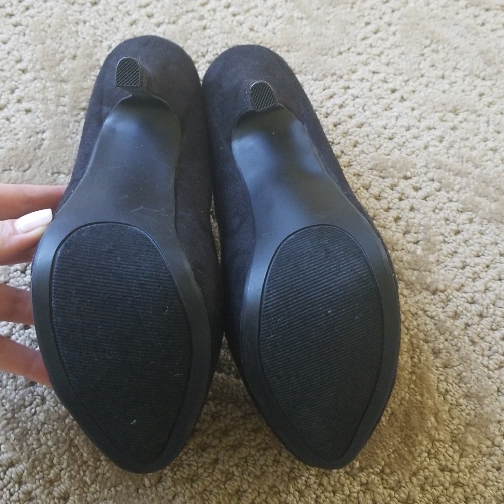 Heels - Picture 4 of 4